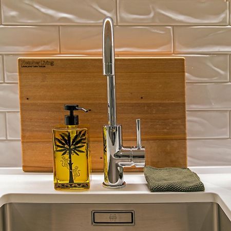 Funk In The City - Luxury Laneway Apartment With Single Garage Christchurch Bagian luar foto